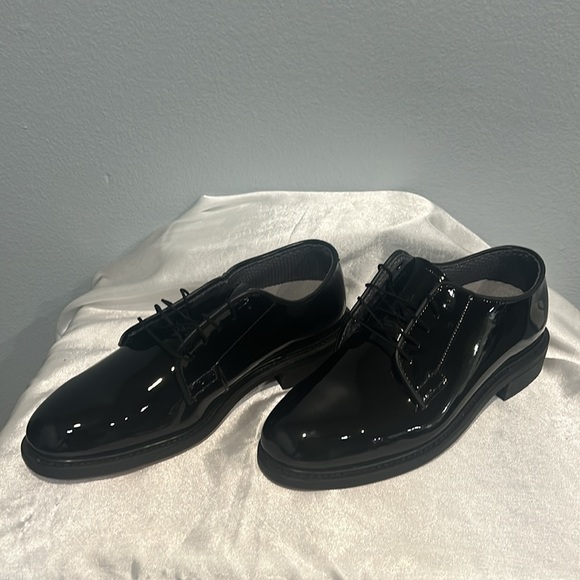 Bates men’s high gloss leather sole shoe. - Picture 4 of 4